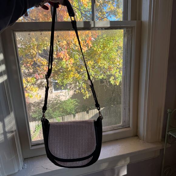 Woven Rattan/Straw Saddle Bag | Black Trim Boho Coastal Crossbody Purse - Picture 10 of 10